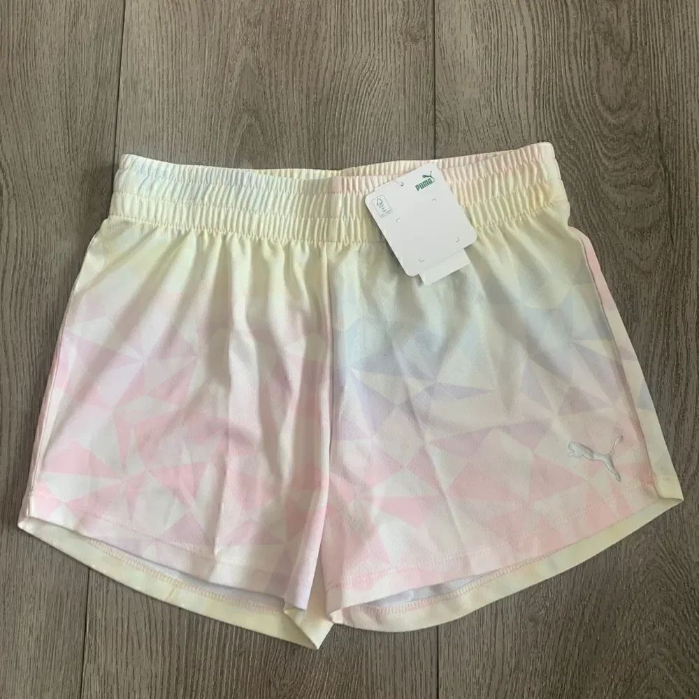 Puma girls shorts perfect to use for any sport practice Size L(12-14)